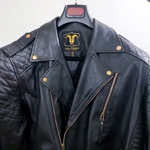 Light leather motorcycle jacket